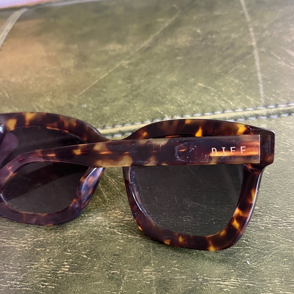 Diff Tortoise Shell Sunglasses - Picture 2 of 5